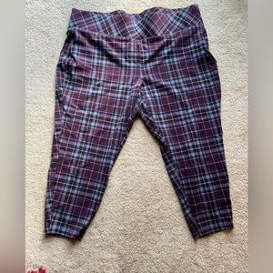 TORRID PURPLE PLAID PREMIUM PONTE
STRETCH PULL-ON PIXIE PANTS SIZE 3